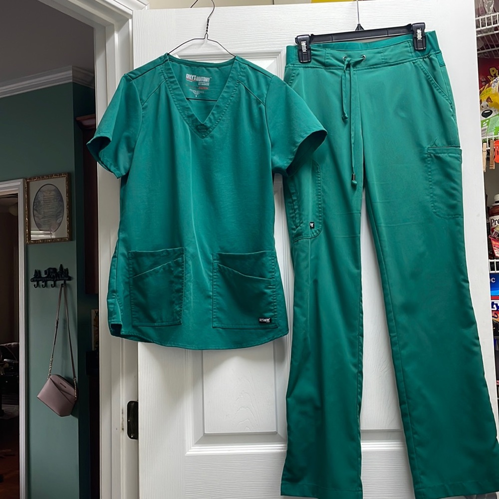 Greys Anatomy scrub set